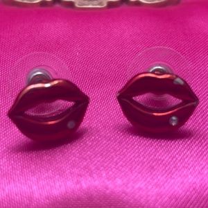 Betsey Johnson ‘first date’ red lip earring set